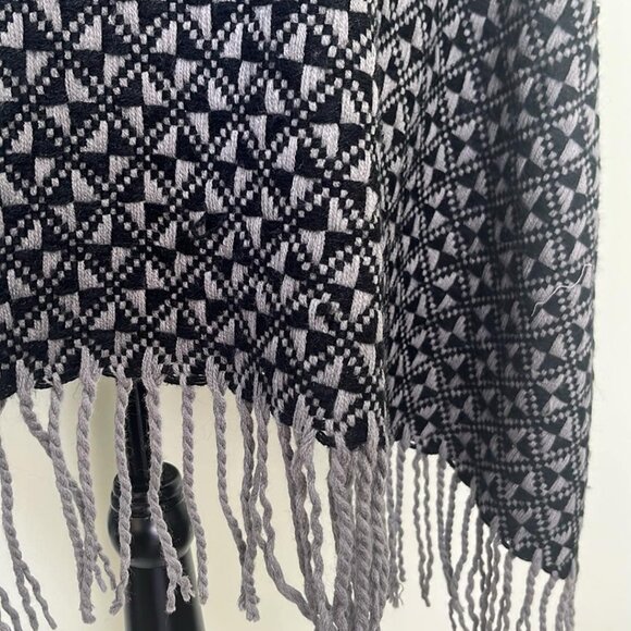 Wool Blend 24"X34" Shawl Wrap Witchy Whimsy Goth Lagenlook Fall Winter Outdoors - Picture 5 of 12